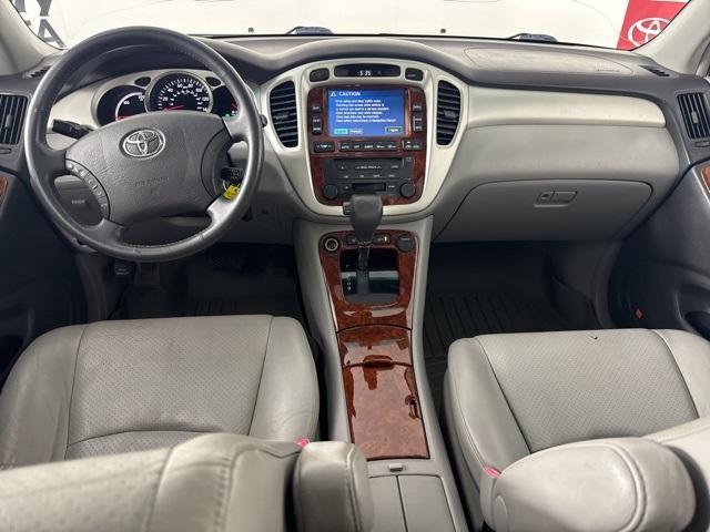 used 2007 Toyota Highlander Hybrid car, priced at $2,200