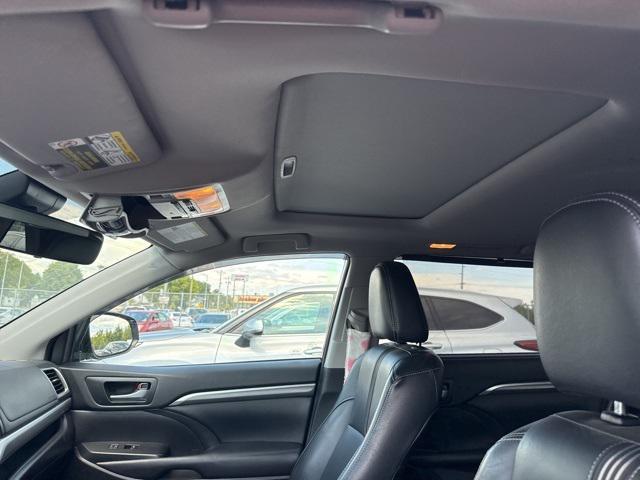 used 2018 Toyota Highlander car, priced at $23,583