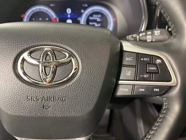 used 2023 Toyota Highlander car, priced at $43,898