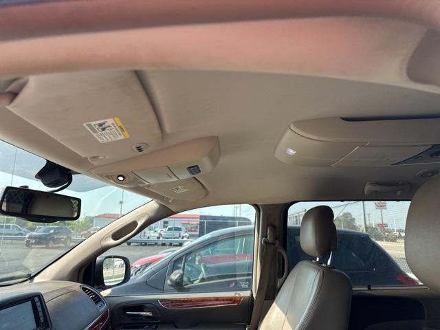 used 2015 Chrysler Town & Country car, priced at $3,100