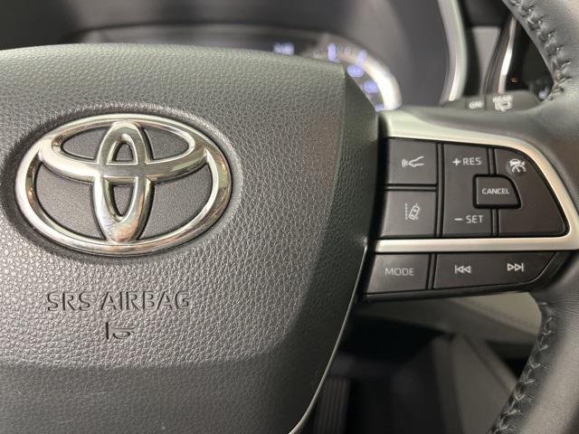 used 2022 Toyota Highlander car, priced at $35,481