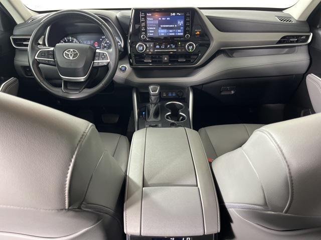 used 2022 Toyota Highlander car, priced at $35,481