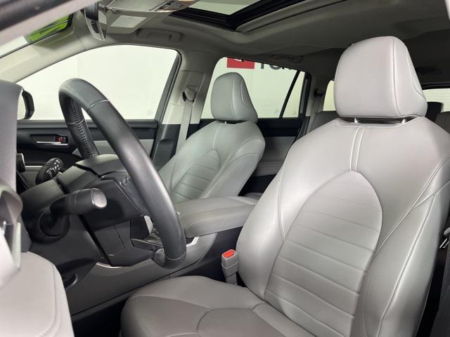 used 2022 Toyota Highlander car, priced at $35,481