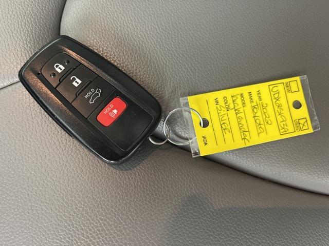used 2022 Toyota Highlander car, priced at $35,481