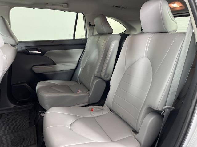 used 2022 Toyota Highlander car, priced at $35,481
