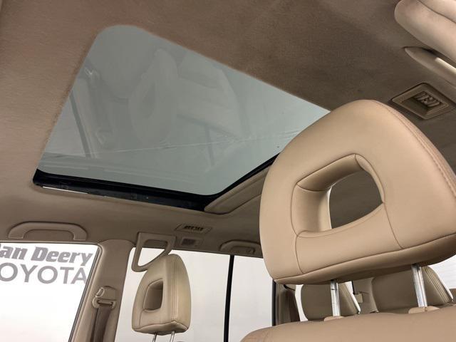 used 2006 Mitsubishi Montero car, priced at $8,500