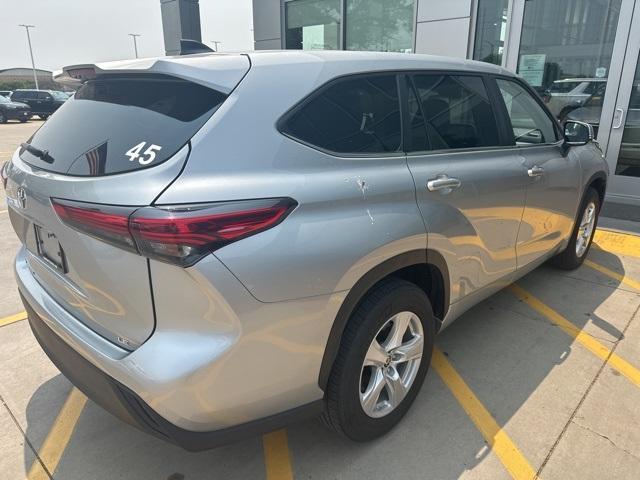 used 2023 Toyota Highlander car, priced at $34,300