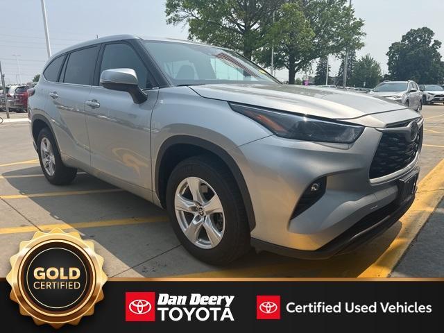 used 2023 Toyota Highlander car, priced at $34,300