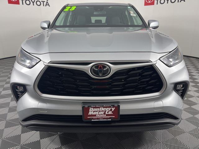 used 2023 Toyota Highlander car, priced at $33,475