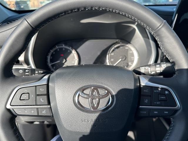 used 2024 Toyota Highlander car, priced at $46,000