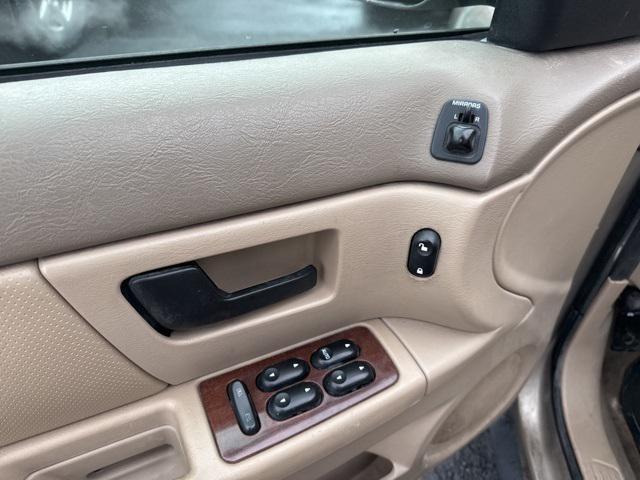 used 2006 Ford Taurus car, priced at $2,100