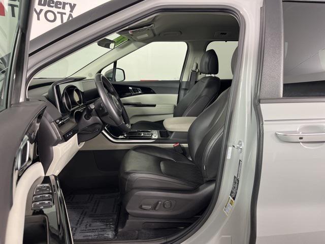 used 2024 Kia Carnival car, priced at $37,884
