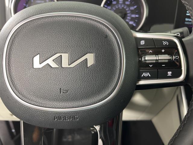 used 2024 Kia Carnival car, priced at $37,884