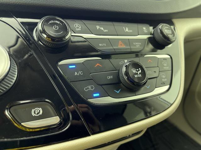 used 2022 Chrysler Pacifica car, priced at $18,587