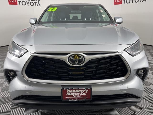 used 2023 Toyota Highlander car, priced at $33,616