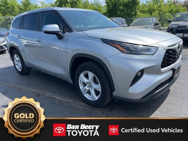 used 2023 Toyota Highlander car, priced at $35,300