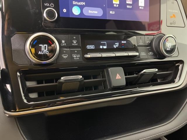 used 2023 Toyota Highlander car, priced at $33,616