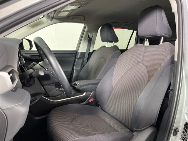 used 2023 Toyota Highlander car, priced at $33,616