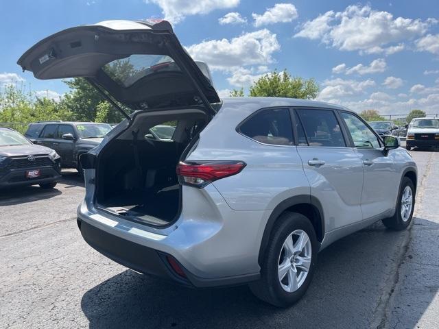 used 2023 Toyota Highlander car, priced at $35,300