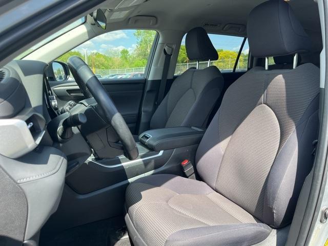 used 2023 Toyota Highlander car, priced at $35,300