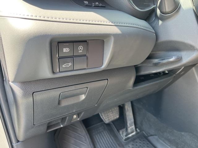 used 2023 Toyota Highlander car, priced at $35,300