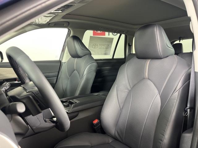 new 2025 Toyota Grand Highlander car, priced at $56,653