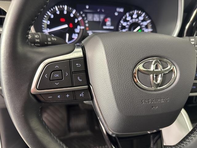 used 2021 Toyota Highlander car, priced at $34,824