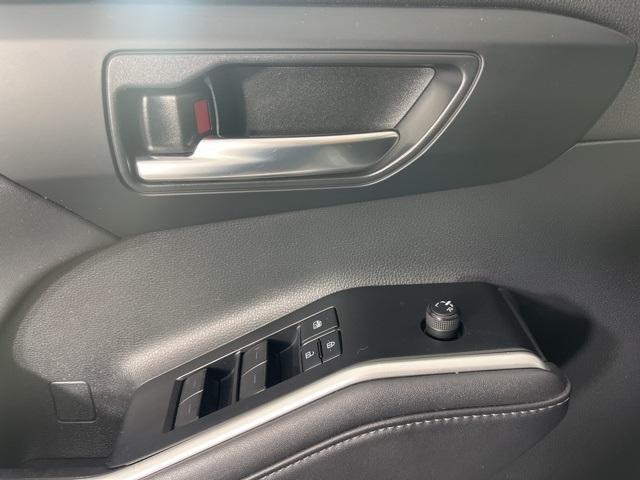 used 2021 Toyota Highlander car, priced at $30,921