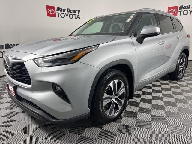 used 2021 Toyota Highlander car, priced at $30,921