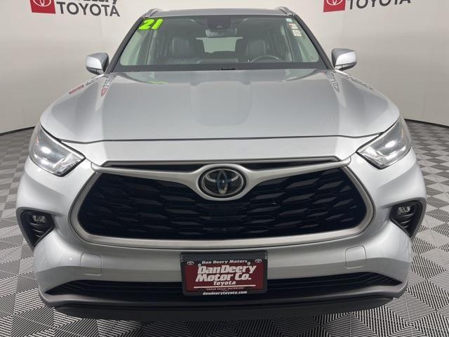 used 2021 Toyota Highlander car, priced at $30,921