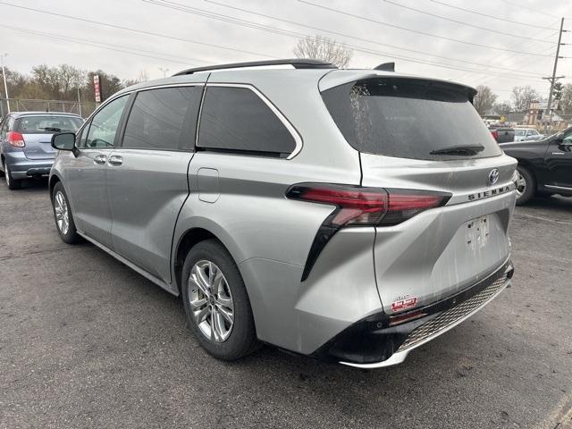 used 2023 Toyota Sienna car