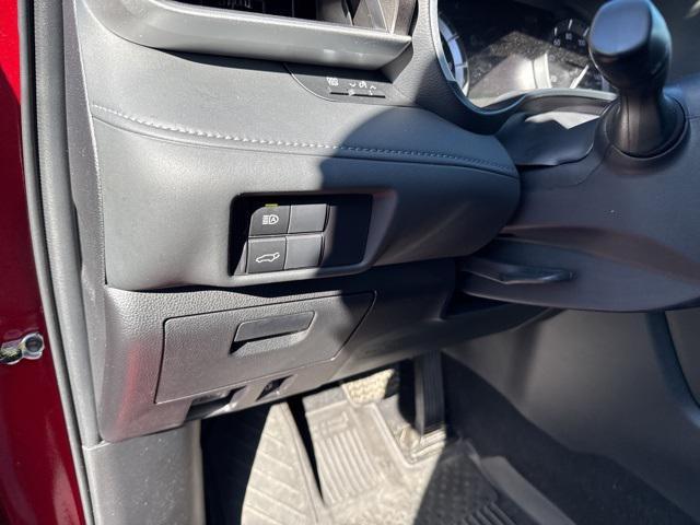 used 2022 Toyota Highlander car, priced at $37,400