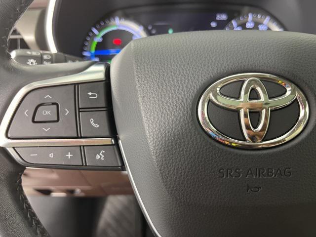 used 2020 Toyota Highlander Hybrid car, priced at $34,223