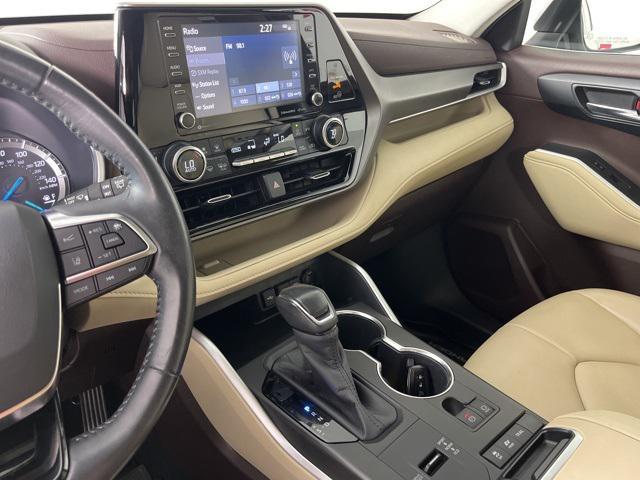 used 2020 Toyota Highlander Hybrid car, priced at $34,223