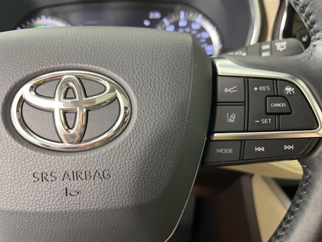 used 2020 Toyota Highlander Hybrid car, priced at $34,223