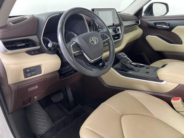 used 2020 Toyota Highlander Hybrid car, priced at $34,223