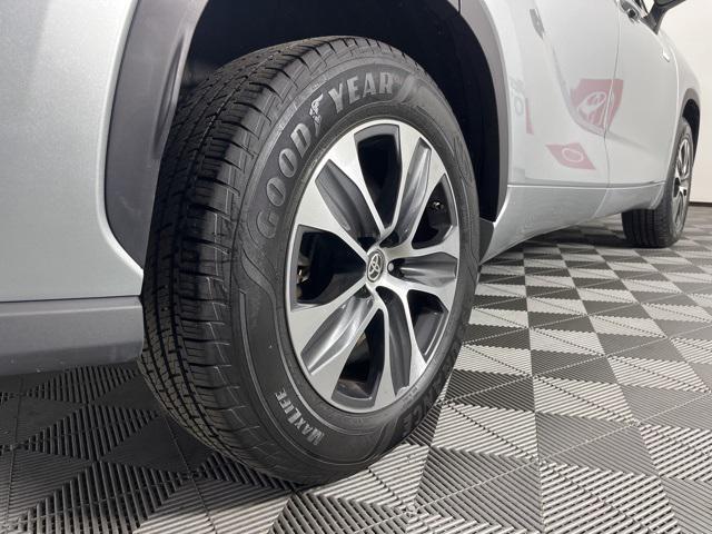 used 2021 Toyota Highlander Hybrid car, priced at $35,999
