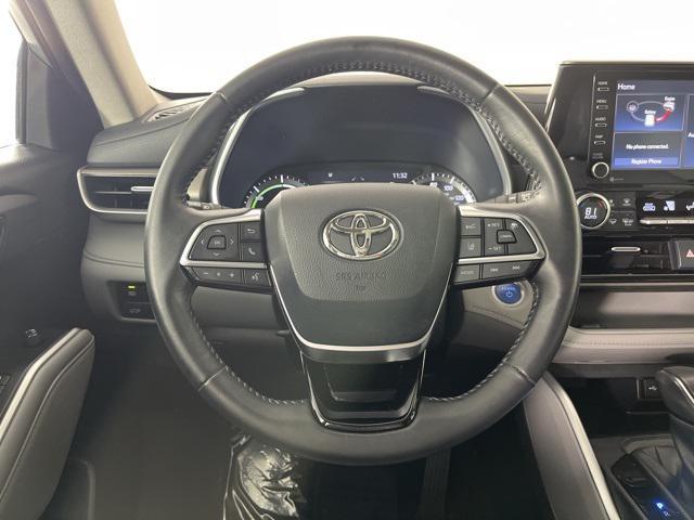 used 2021 Toyota Highlander Hybrid car, priced at $35,999