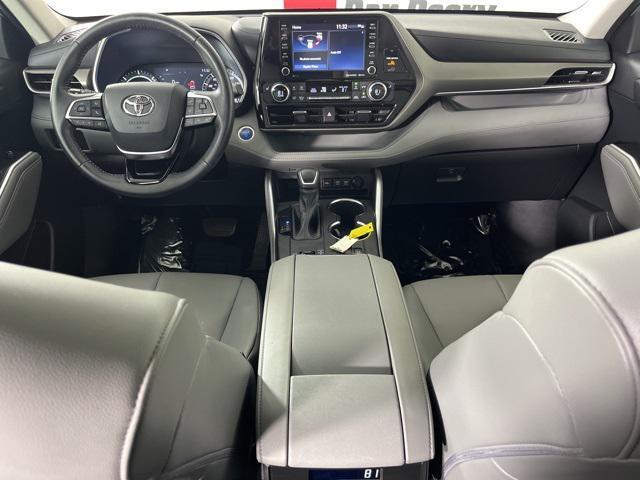used 2021 Toyota Highlander Hybrid car, priced at $35,999