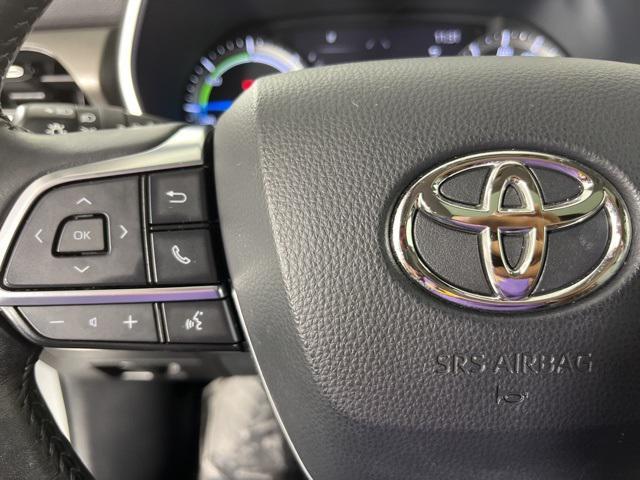 used 2021 Toyota Highlander Hybrid car, priced at $35,999