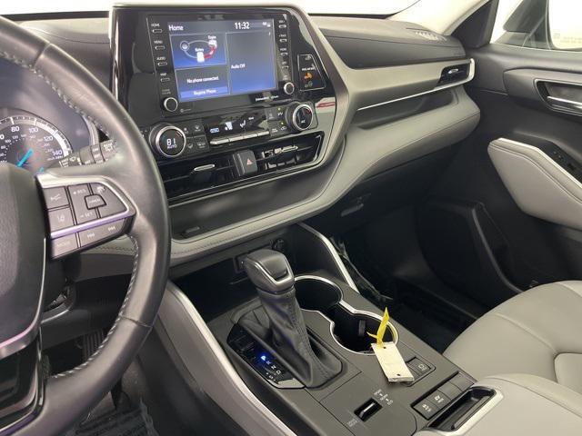 used 2021 Toyota Highlander Hybrid car, priced at $35,999