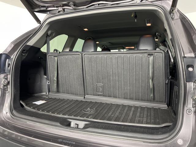 used 2019 Toyota Highlander car, priced at $29,486