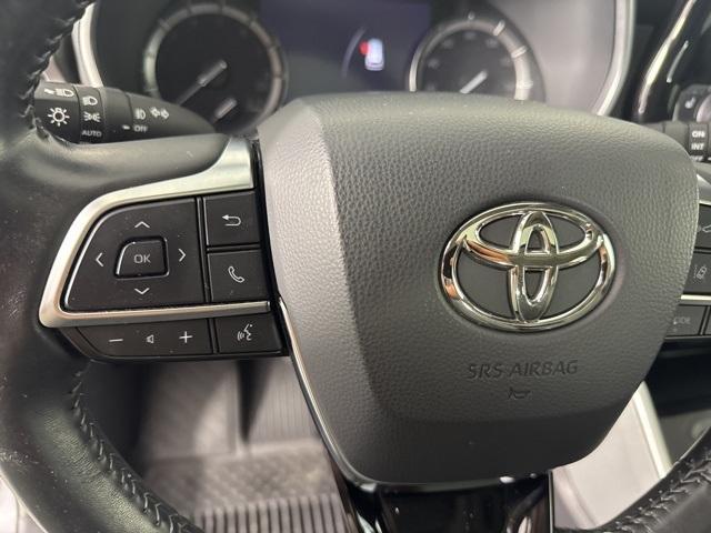 used 2021 Toyota Highlander car, priced at $37,625