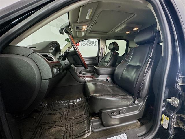 used 2009 Cadillac Escalade ESV car, priced at $5,500