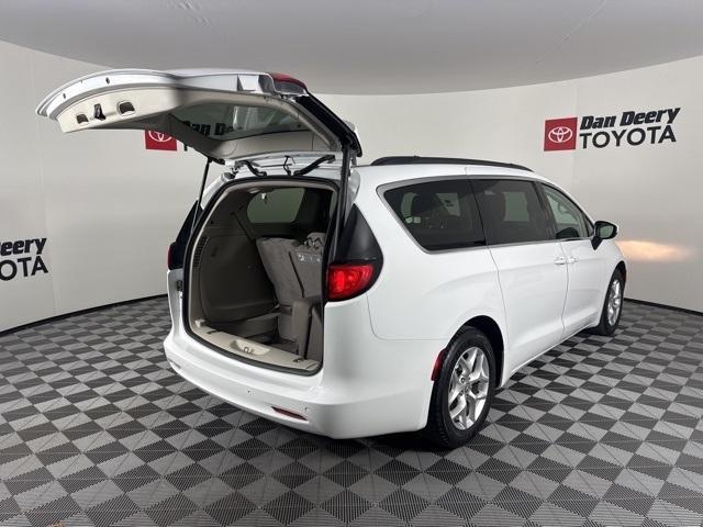 used 2018 Chrysler Pacifica car, priced at $15,282