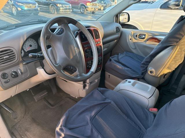 used 2007 Chrysler Town & Country car, priced at $1,500