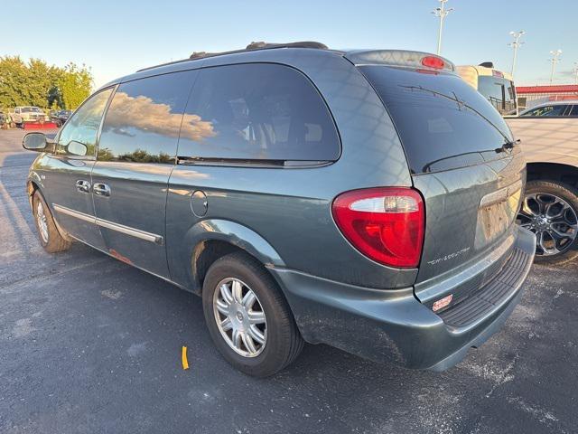 used 2007 Chrysler Town & Country car, priced at $1,500