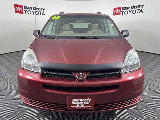 used 2005 Toyota Sienna car, priced at $3,300