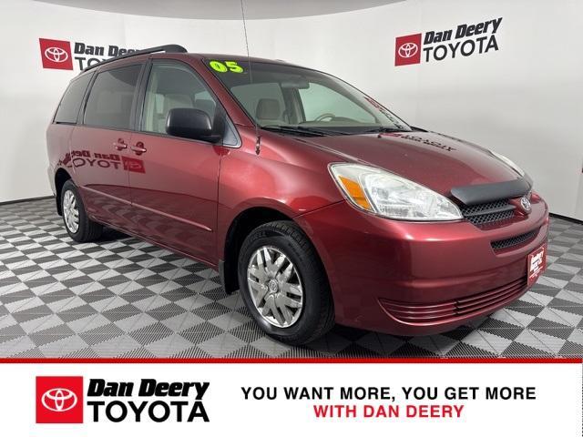 used 2005 Toyota Sienna car, priced at $3,300