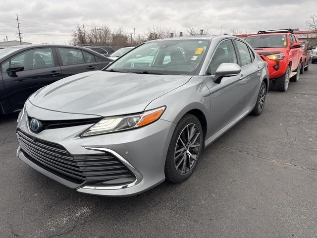 used 2022 Toyota Camry Hybrid car, priced at $28,052